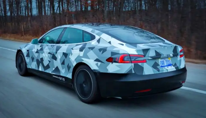 Elon Musk Pastikan Mobil...