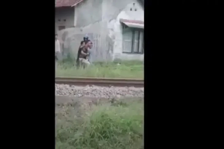 Duel di Perlintasan...