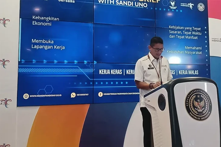 Sandiaga Uno Godok Single...