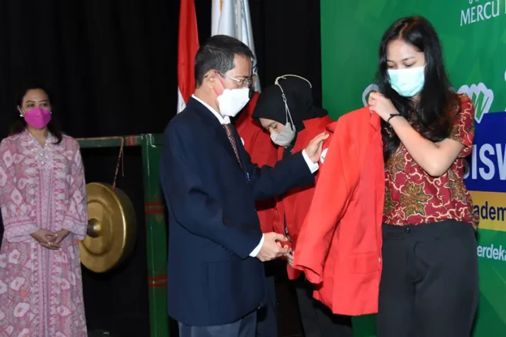 Beri Sambutan Perkuliahan...