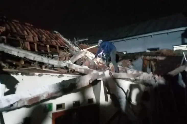 Tembok 15 Meter di Bogor...