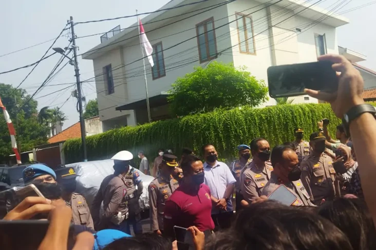 27 Adegan Diperagakan...
