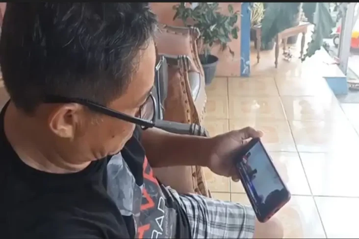 Pantau Langsung Rekonstruksi...