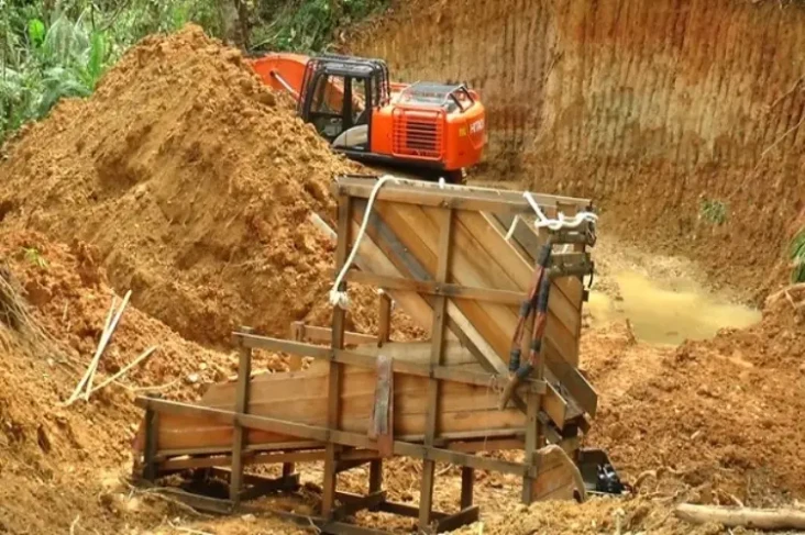 Penanganan PETI Dinilai...