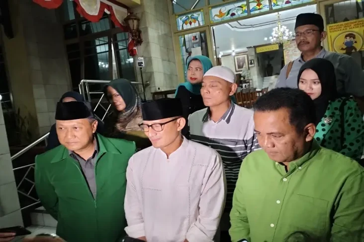 Bertemu Sandiaga Uno,...