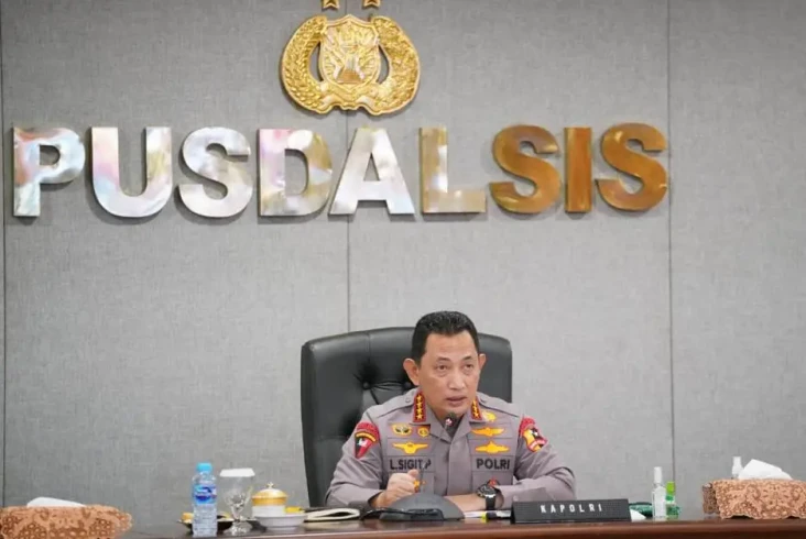 Kapolri Naikkan Pangkat...