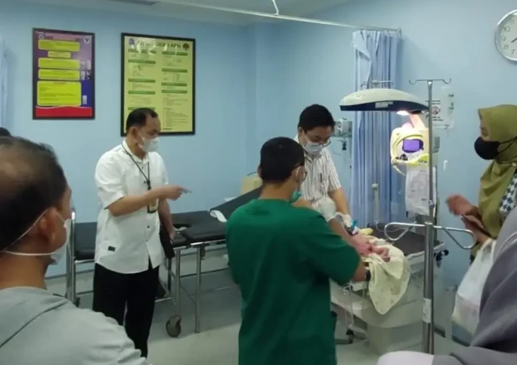 Demi Kemanusiaan, Polisi...