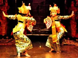 11 Tari Daerah yang...
