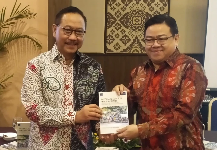 Kepala Otorita IKN Luncurkan...