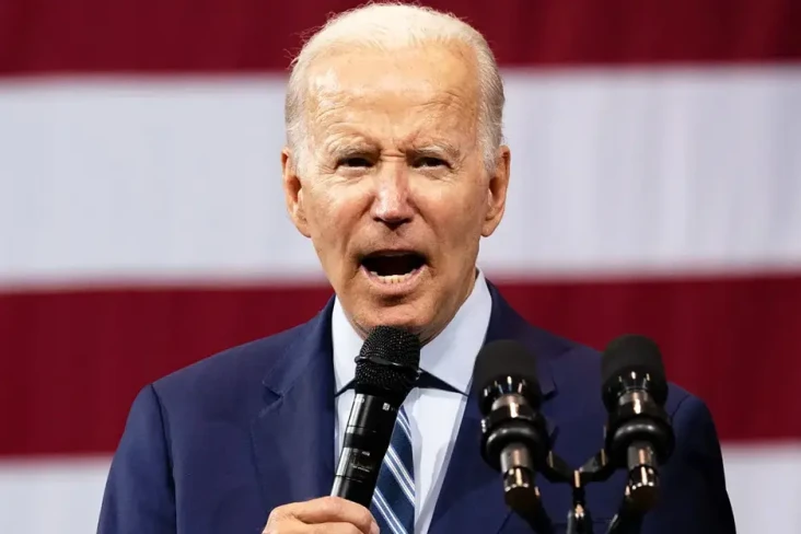 Biden Olok-olok Pendukung...