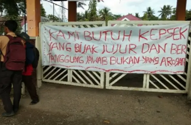 Kepsek SMAN 5 Sinjai...