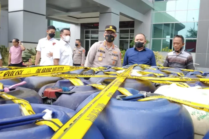Polisi Sikat 4 Pelaku...