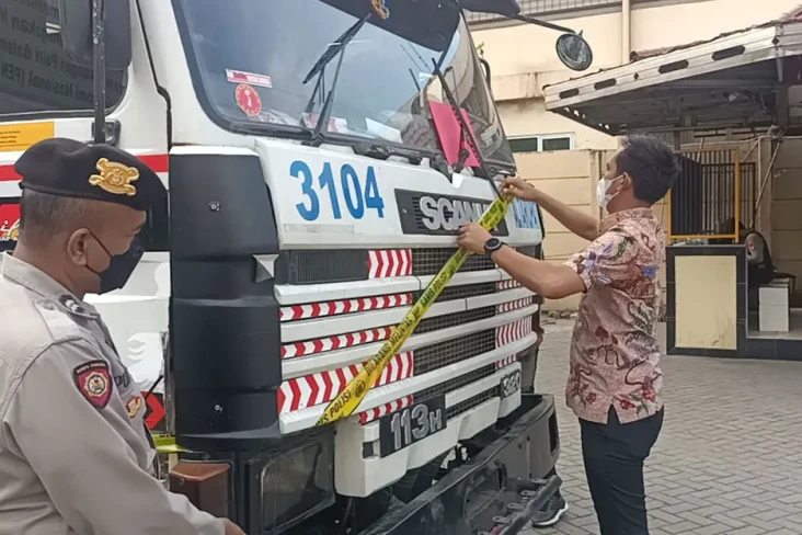 Polisi Bongkar Penimbunan...