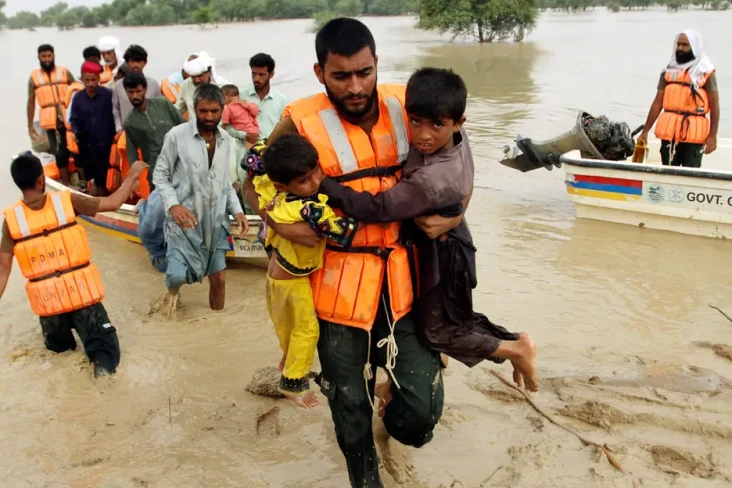 Militer Pakistan Selamatkan...