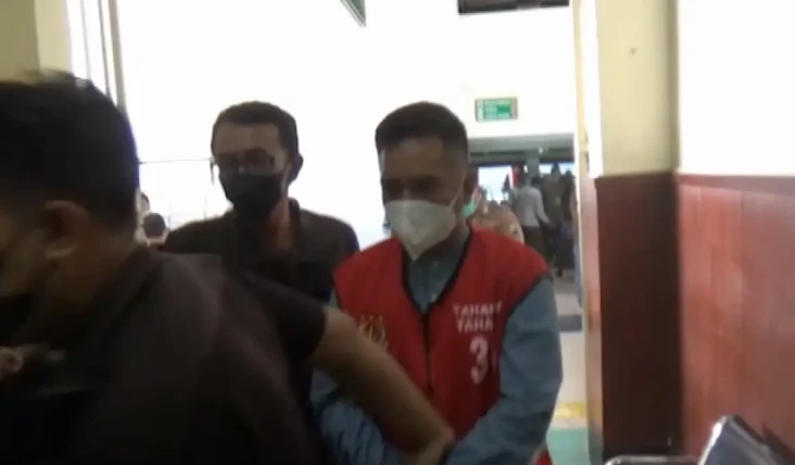 Mas Bechi Jalani Sidang...