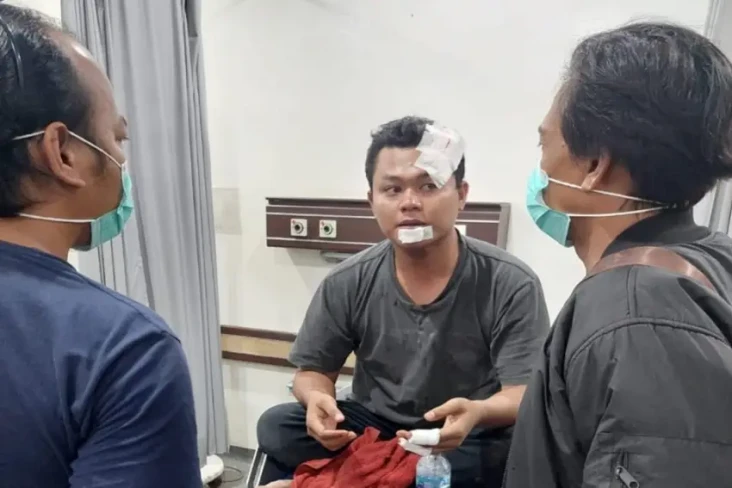 Dipicu Dendam Lama,...