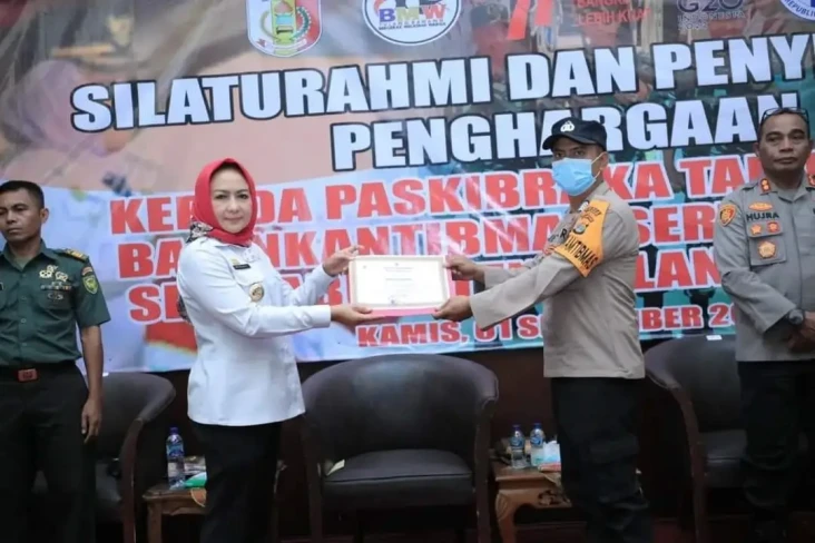 Bupati Winarti Beri...