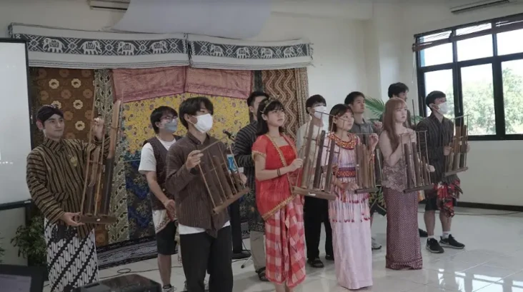 Ini Keseruan Mahasiwa...