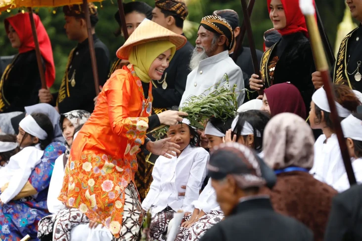 Pimpin Jamasan Dieng...