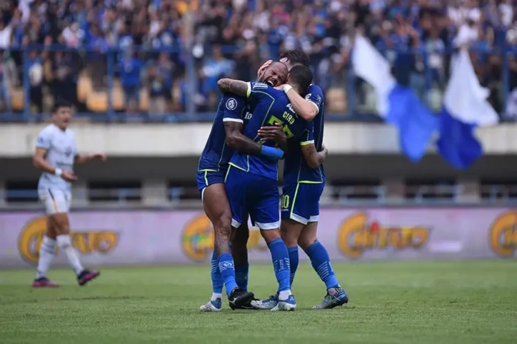 Hasil Persib vs RANS...