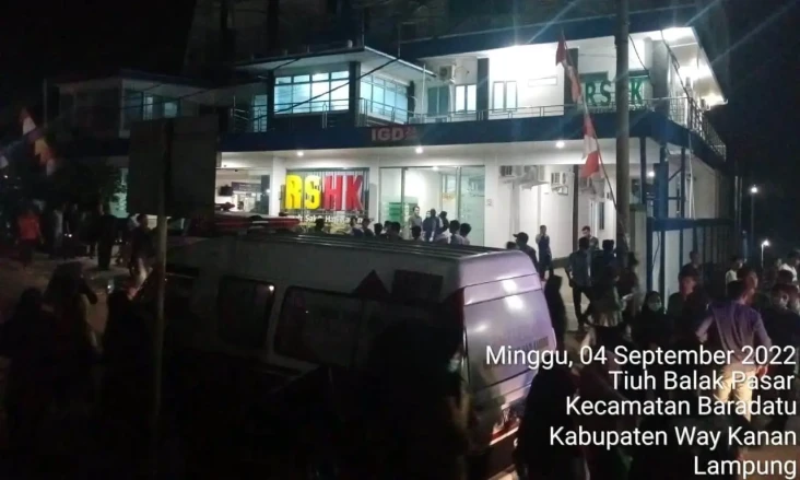 Ledakan dan Percikan...
