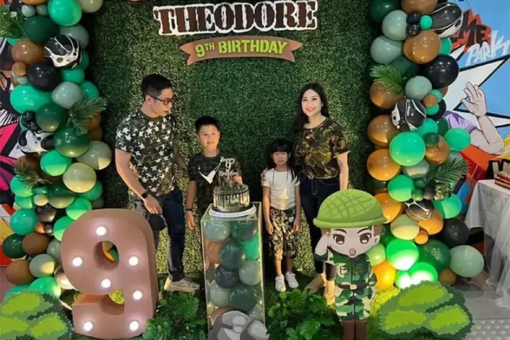 Cucu Berulang Tahun,...