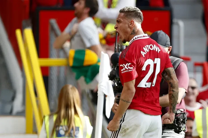 Robek Gawang Arsenal,...