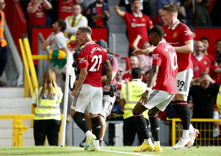 Cetak Gol saat Debut...