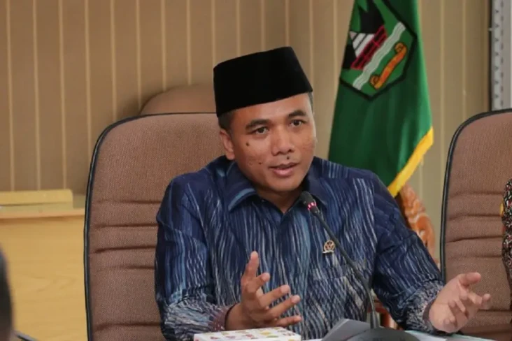 Copot Suharso Monoarfa,...