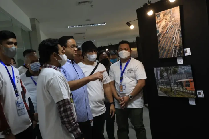 Buka Pameran Foto Ruang...