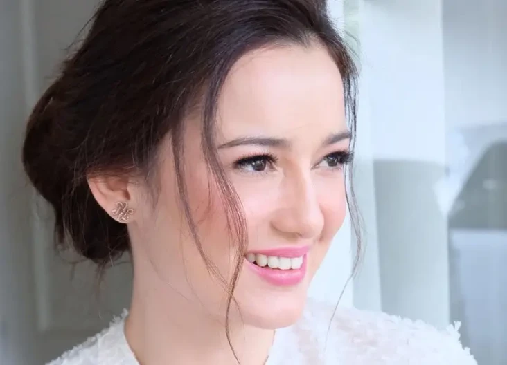 4 Artis Indonesia Keturunan...