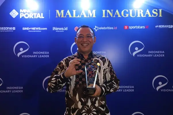 Wali Kota Cilegon Raih...