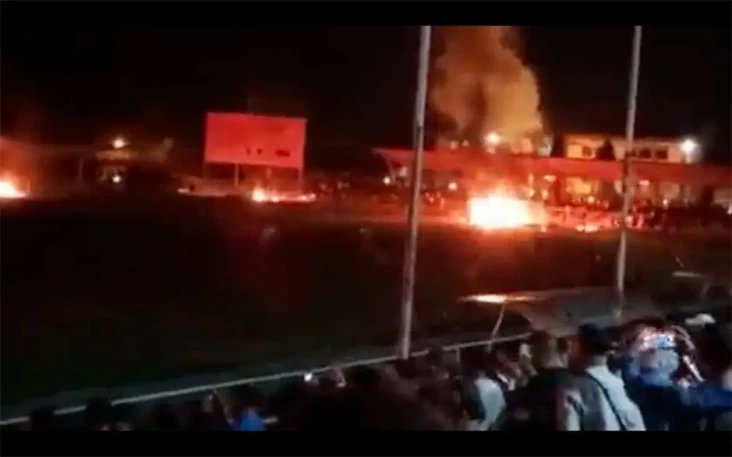 Memalukan! Mati Lampu...