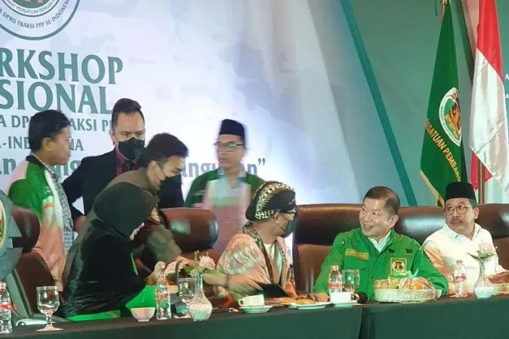 Datang di Bimtek Legislator...