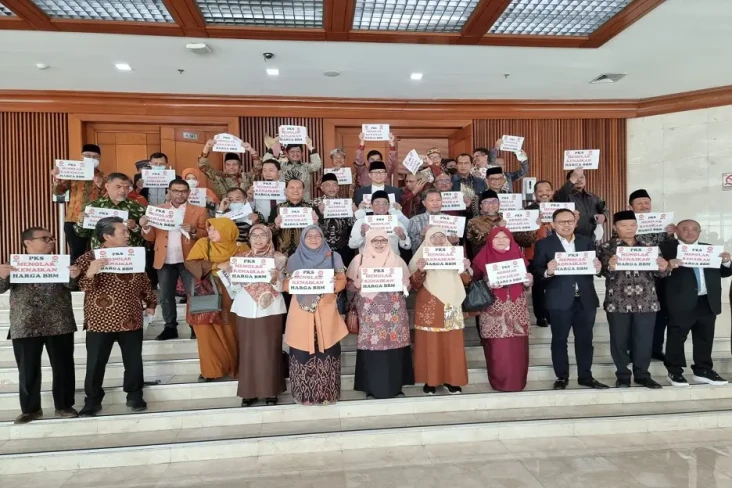 Politikus PKS Tuntut...