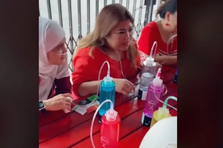 Viral Video Emak-Emak...
