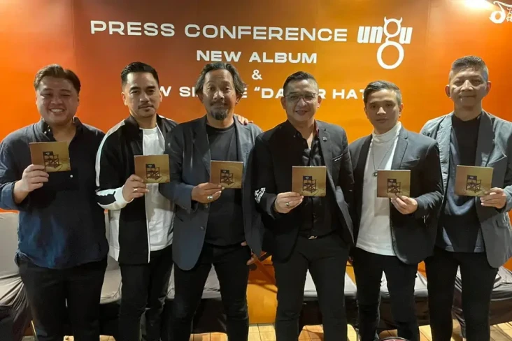 Rilis Album Self-titled,...