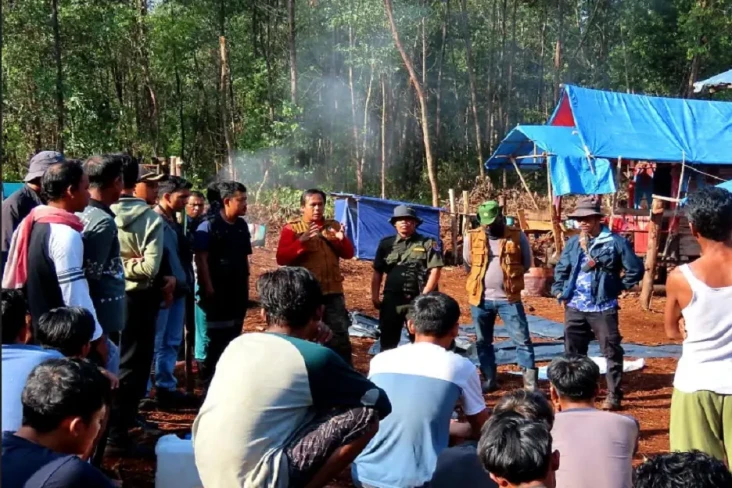 Hendak ke Kamar Mandi,...