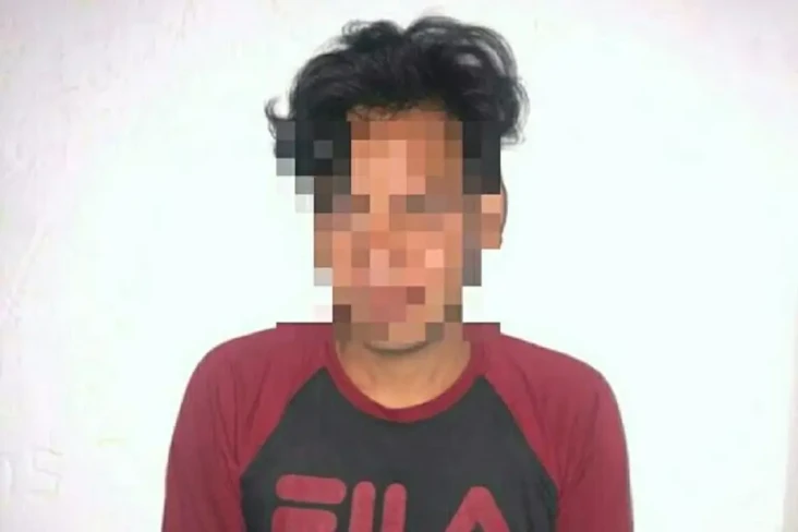 Ancam Ibu Tirinya Pakai...