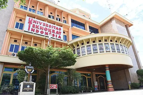 6 Universitas Terbaik...
