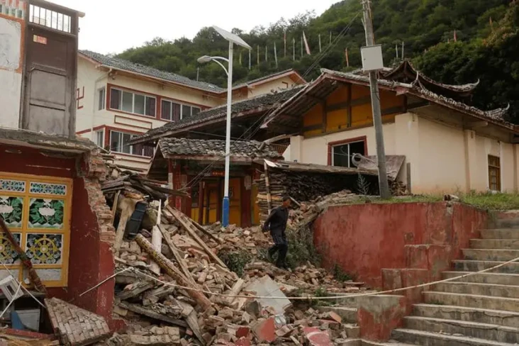 46 Tewas Akibat Gempa...