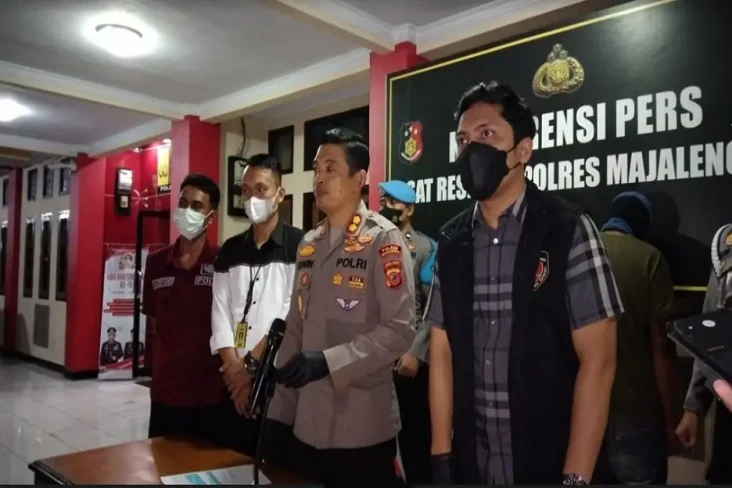 Selewengkan Solar Bersubsidi,...