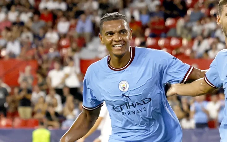Debut Manuel Akanji...