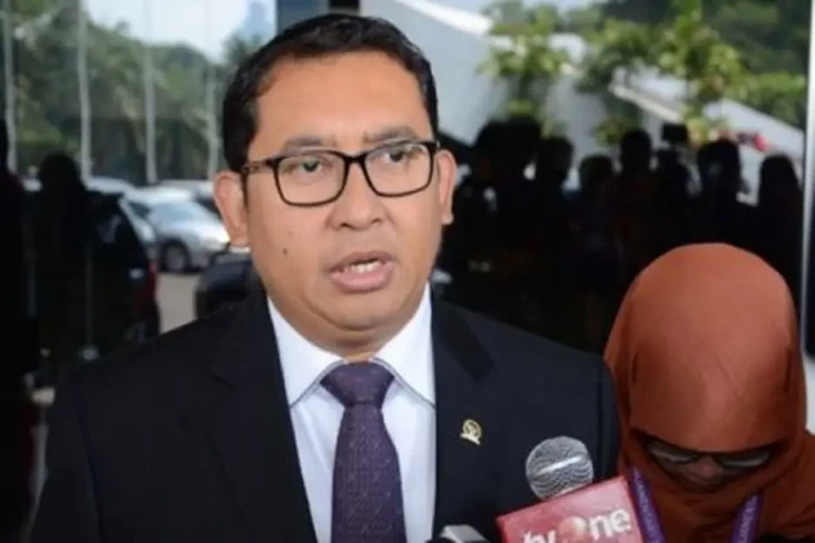 Fadli Zon Ungkap Narasi...