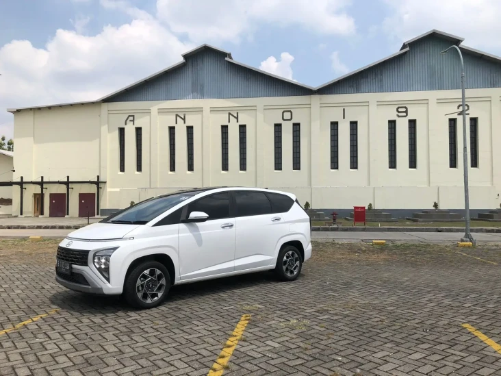 Hyundai Stargazer Bisa...
