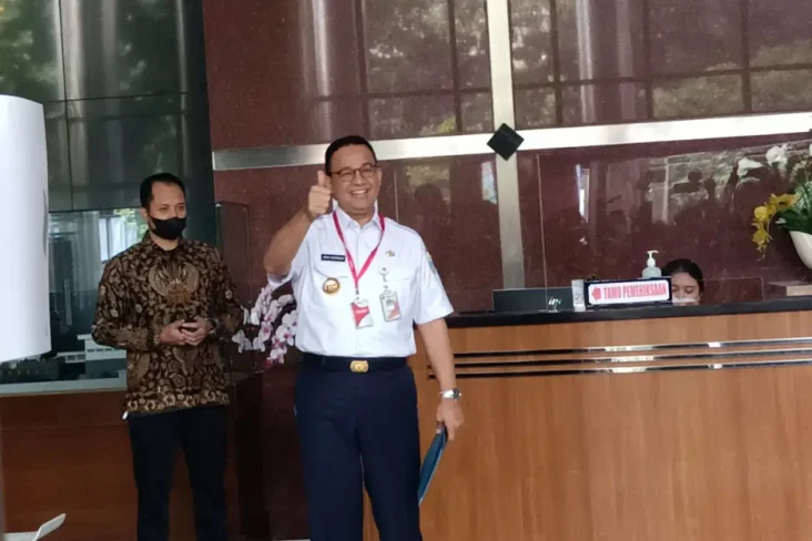 Acungkan Jempol, Anies...