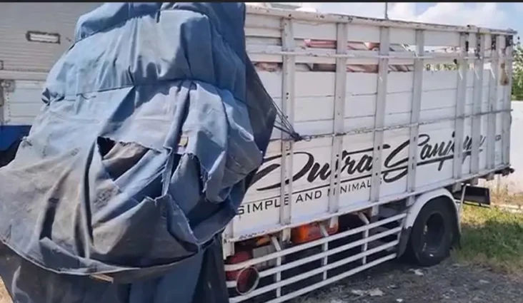 Tabrakan Maut Truk Tabrak...