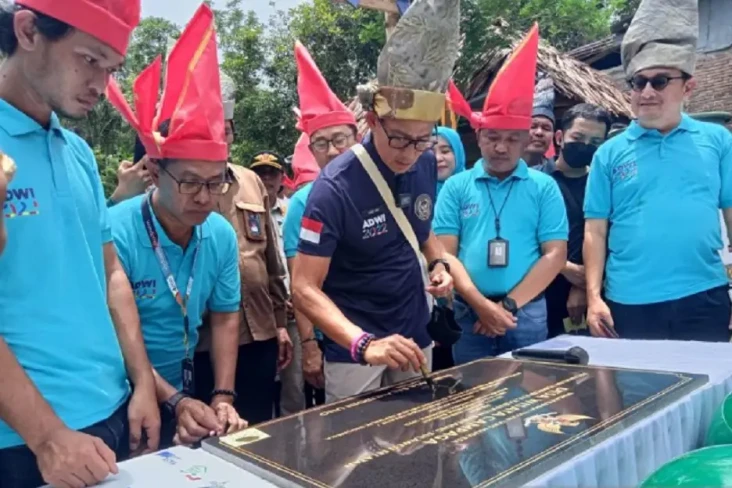 Menparekraf Siapkan...