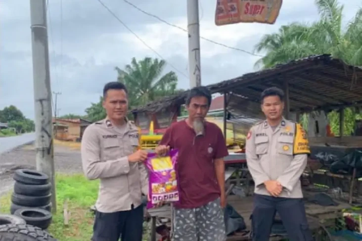 Bantu Warga Terdampak...