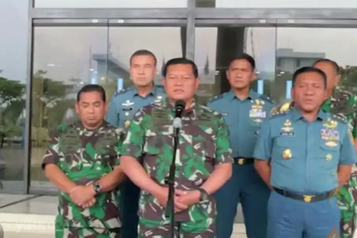 Pilot dan Kopilot Pesawat...
